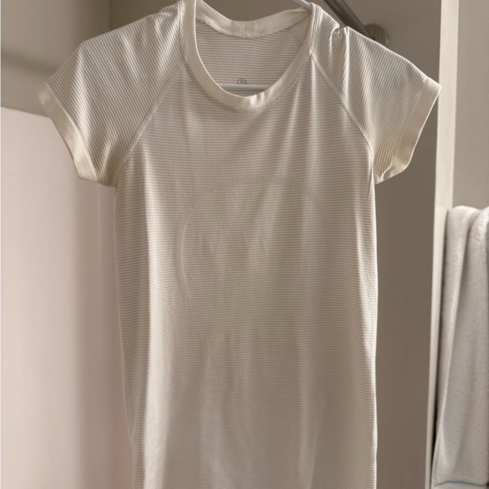 Lululemon swiftly athletic top